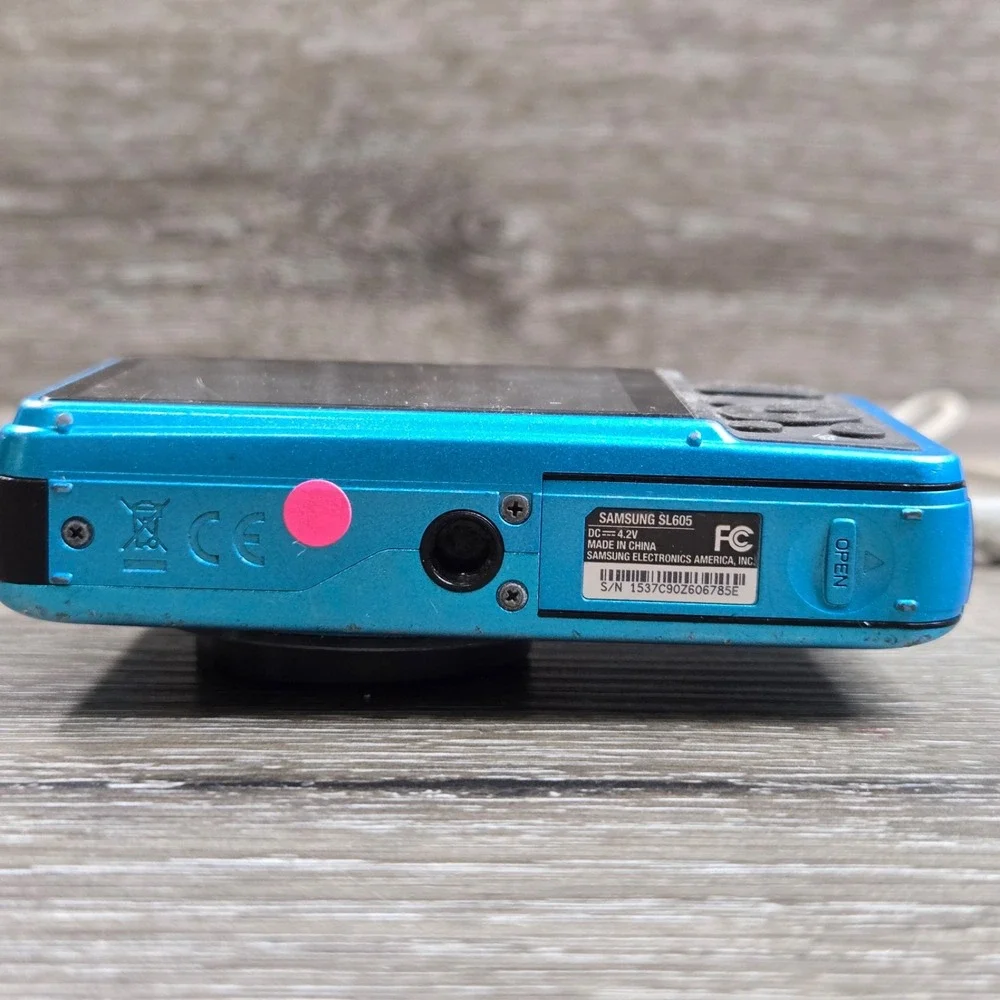 Samsung SL Series SL605 12.2MP Digital Camera Blue EC-SL605BPUUS for parts